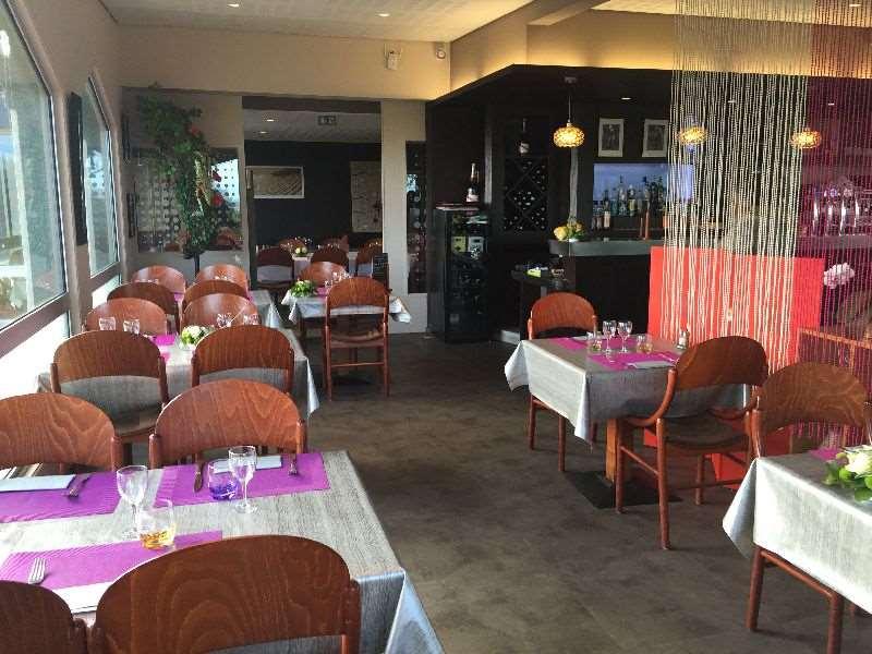 Brit Hotel Golfhotel Saint Samson Pleumeur Bodou Restoran foto