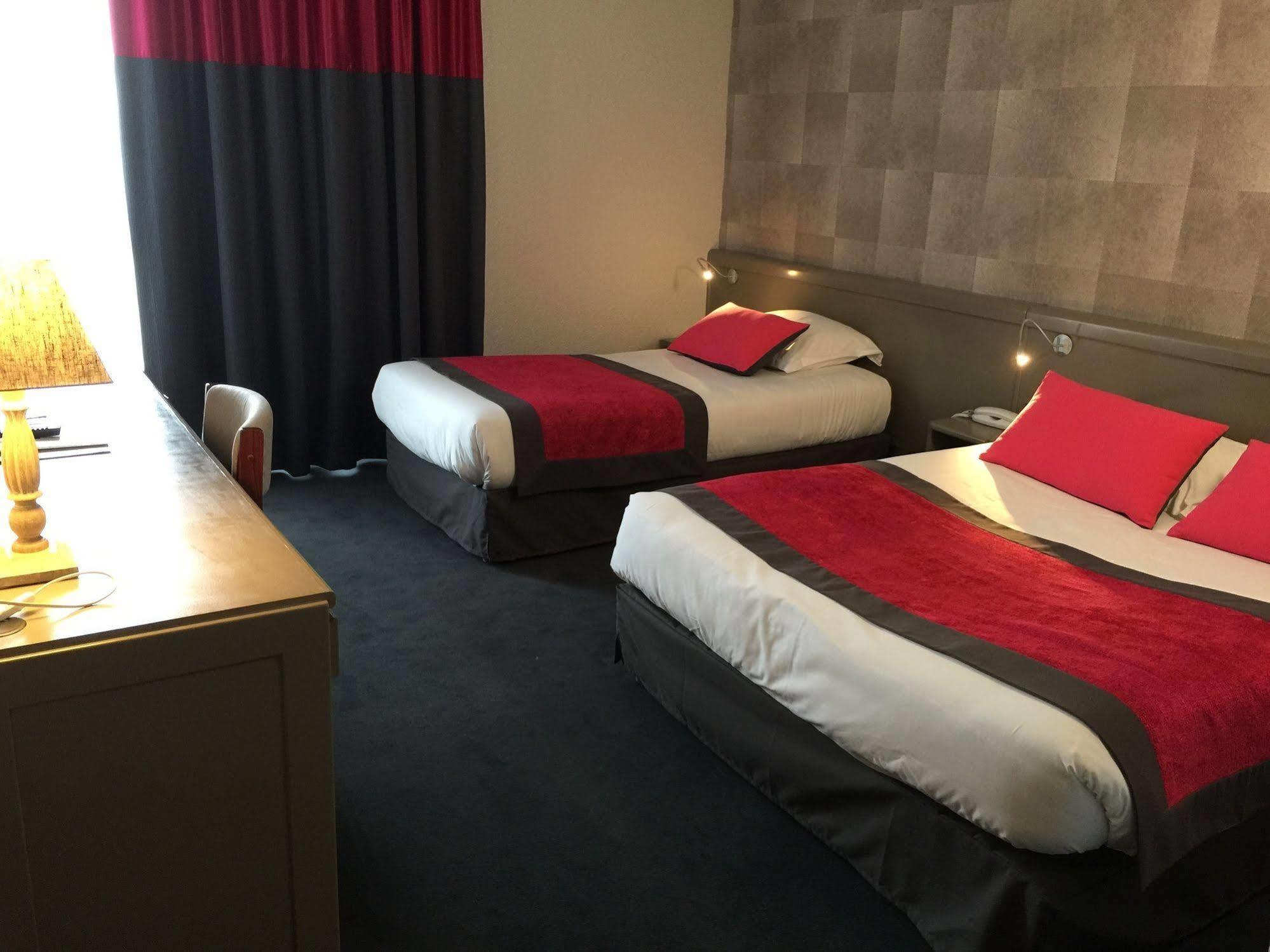Brit Hotel Golfhotel Saint Samson Pleumeur Bodou Bagian luar foto